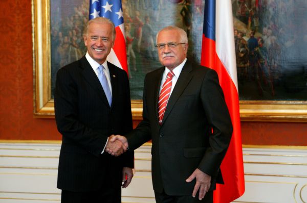 Americký viceprezident Biden s českým prezidentem.